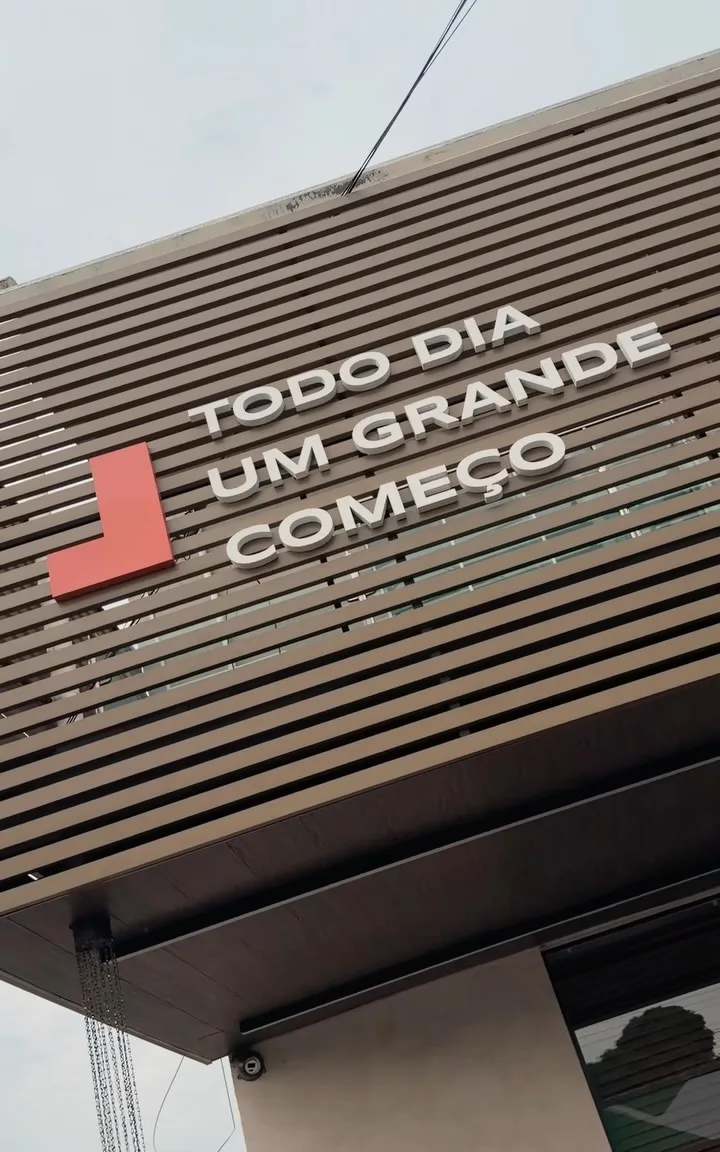 Fachada da Totality: Todo dia um grande começo