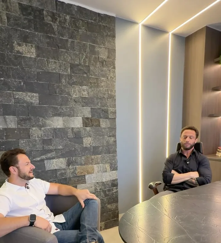 André e Alan no escritório da Totality